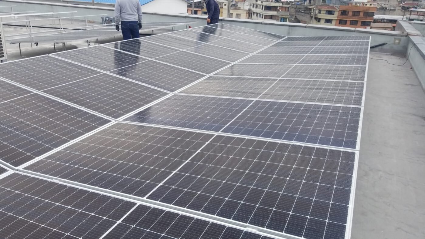 Instalación de Sistema On-Grid en Sector Industrial Energy Power Paneles Solares