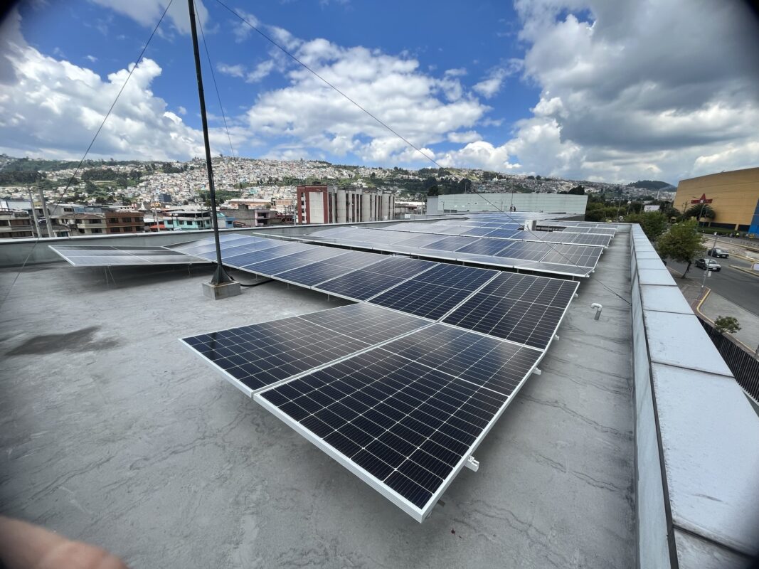 Instalación de Sistema On-Grid en Sector Industrial Energy Power Paneles Solares