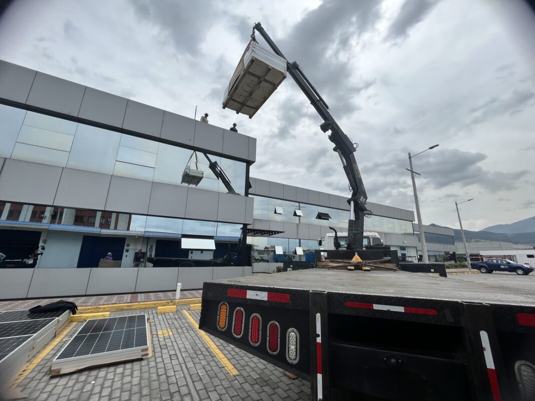 Instalación de Sistema On-Grid en Sector Industrial Energy Power Paneles Solares