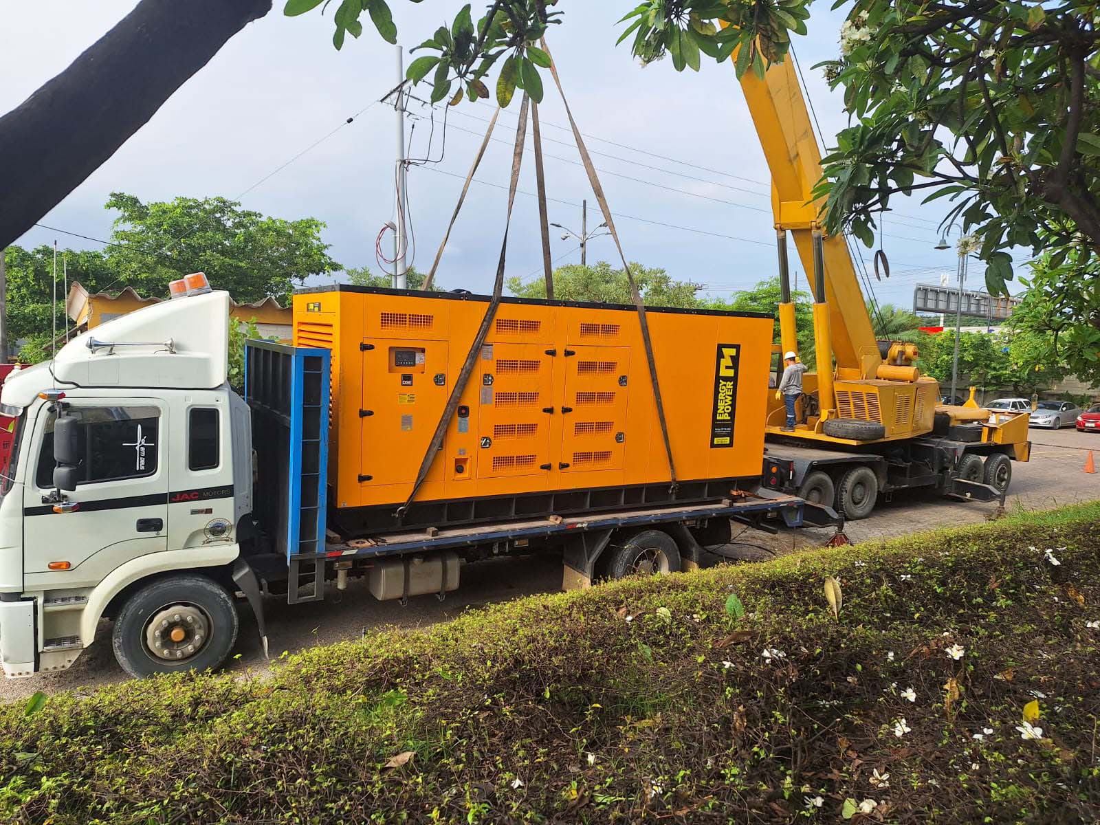 Generador Eléctrico para el Sector Alimenticio, GUAYAQUIL - SECTOR ALIMENTICIO -YANAN CUMMIS CABINADO - 1 MVA (YNS1000C)